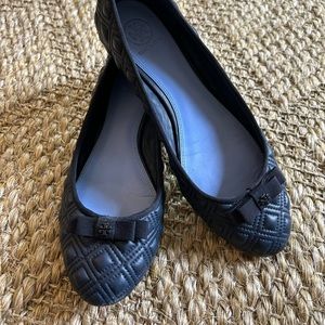 Tory Burch Navy Quilted Bow Shoes 8